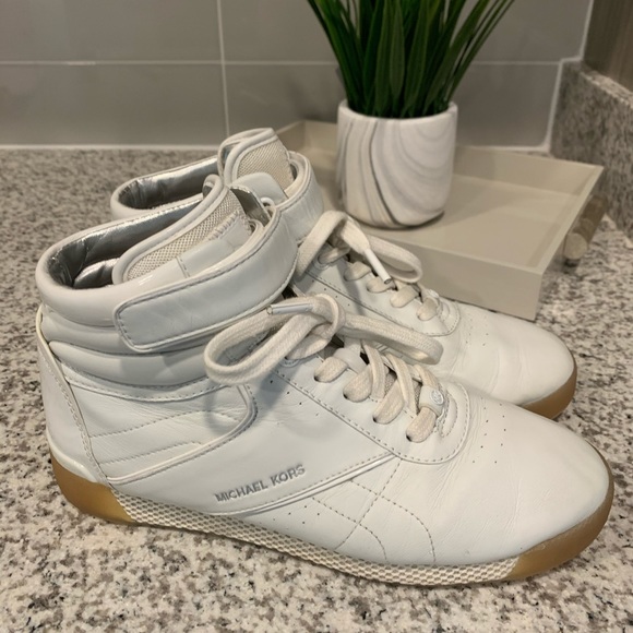 Michael Kors Sneakers - Picture 8 of 15